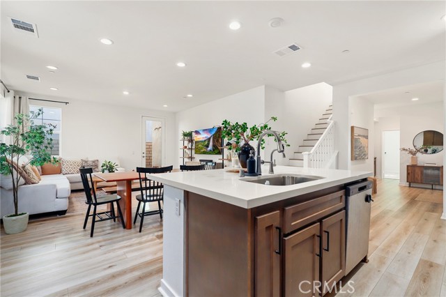 MLS #OC25222588 image #8