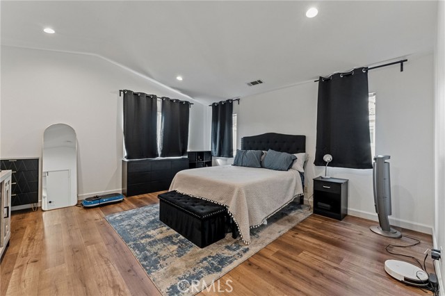 MLS #OC25222603 image #18