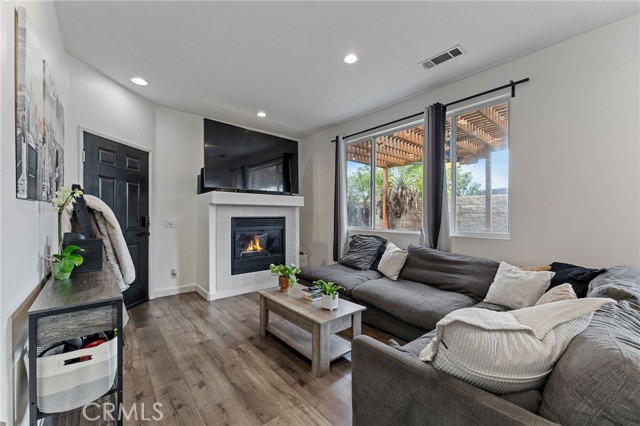 MLS #OC25222603 image #4