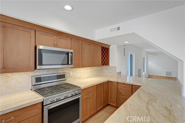 MLS #OC25222659 image #15