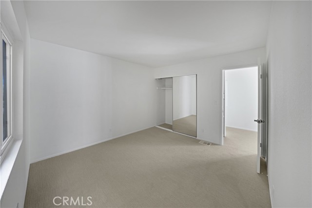 MLS #OC25222659 image #33