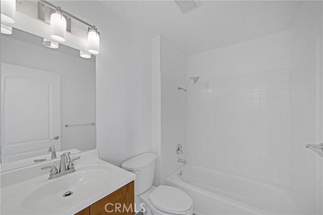 MLS #OC25222659 image #35