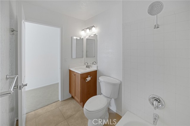 MLS #OC25222659 image #36