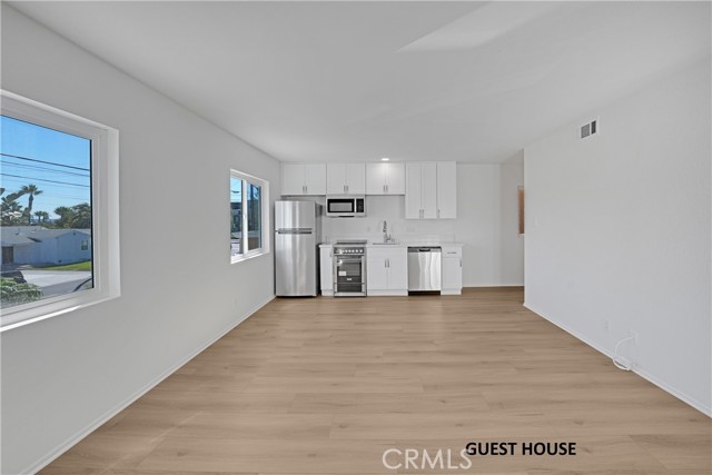 MLS #OC25222659 image #40