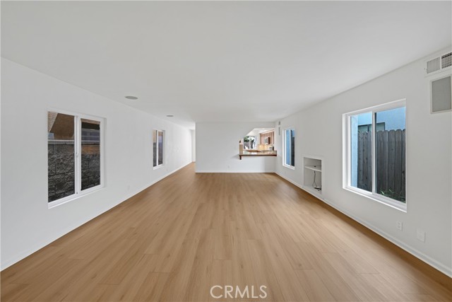MLS #OC25222659 image #9