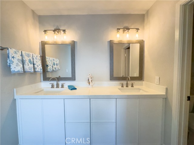 MLS #OC25222713 image #14