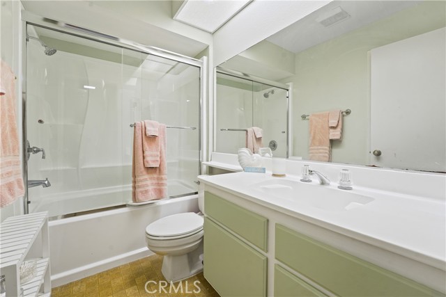 MLS #OC25222730 image #13