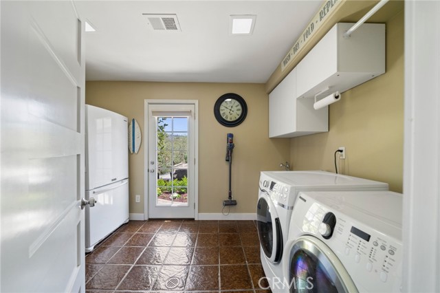 MLS #OC25222801 img 4