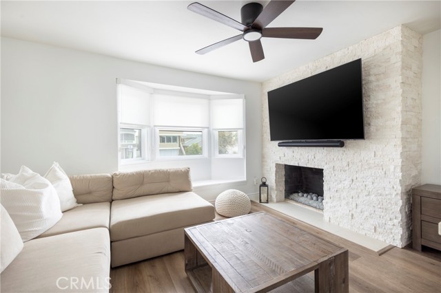 MLS #OC25223019 image #11