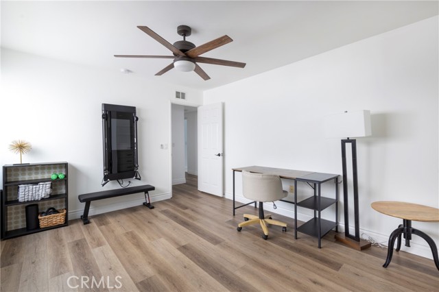 MLS #OC25223019 image #2