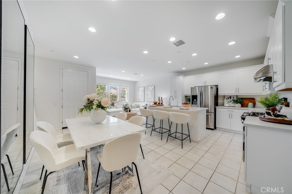 MLS #OC25223142 image #10