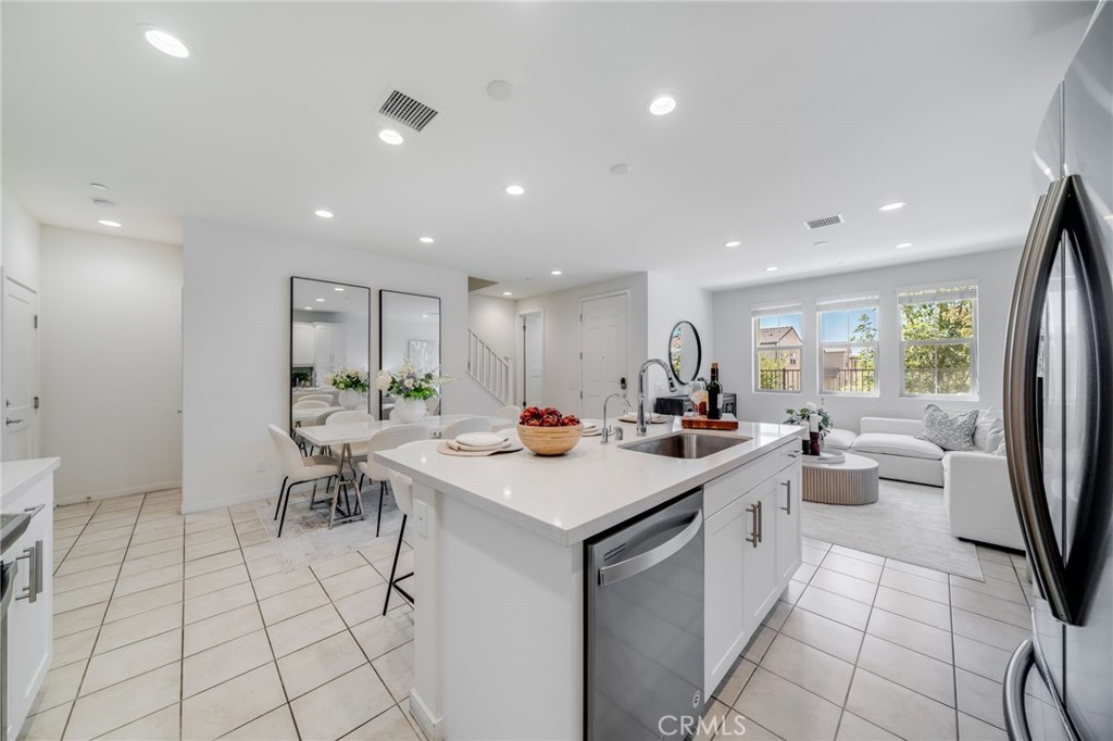 MLS #OC25223142 image #12