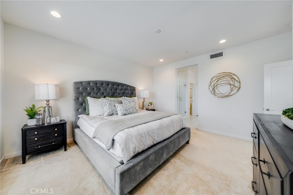 MLS #OC25223142 image #21