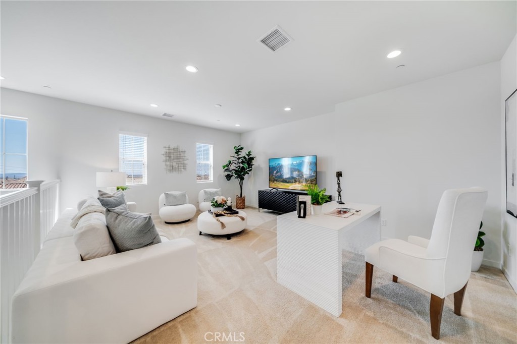 MLS #OC25223142 image #35