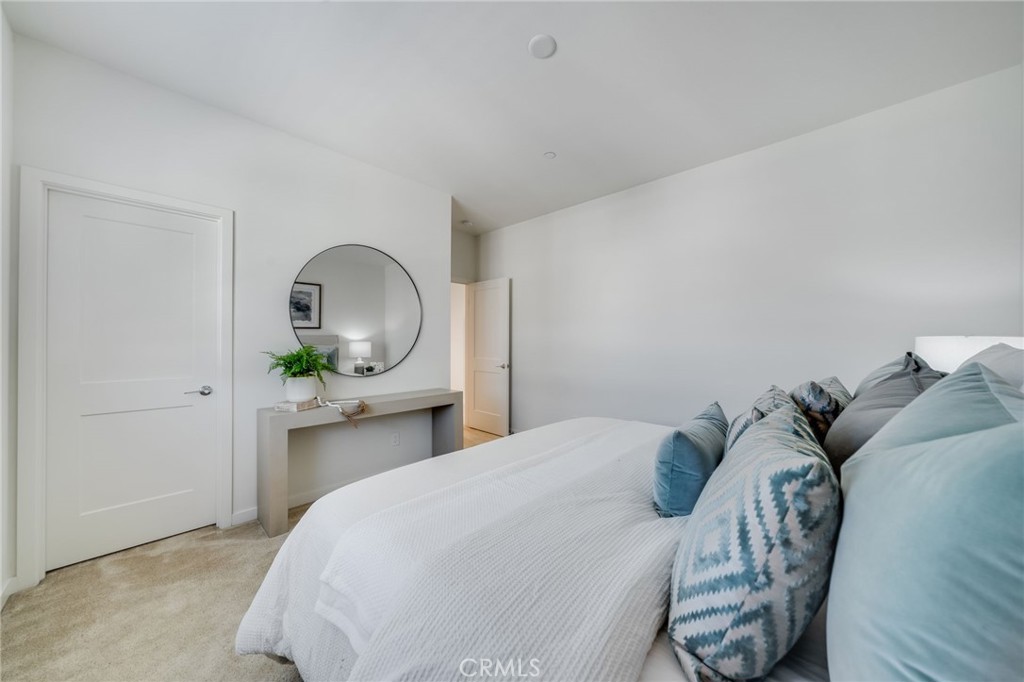 MLS #OC25223142 image #39