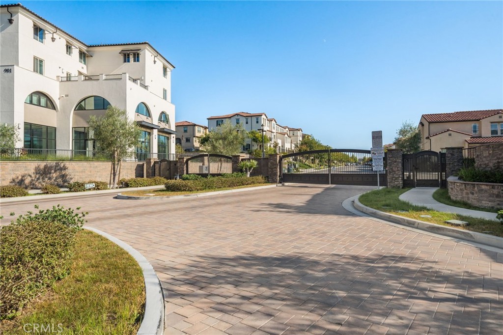 MLS #OC25223142 image #45