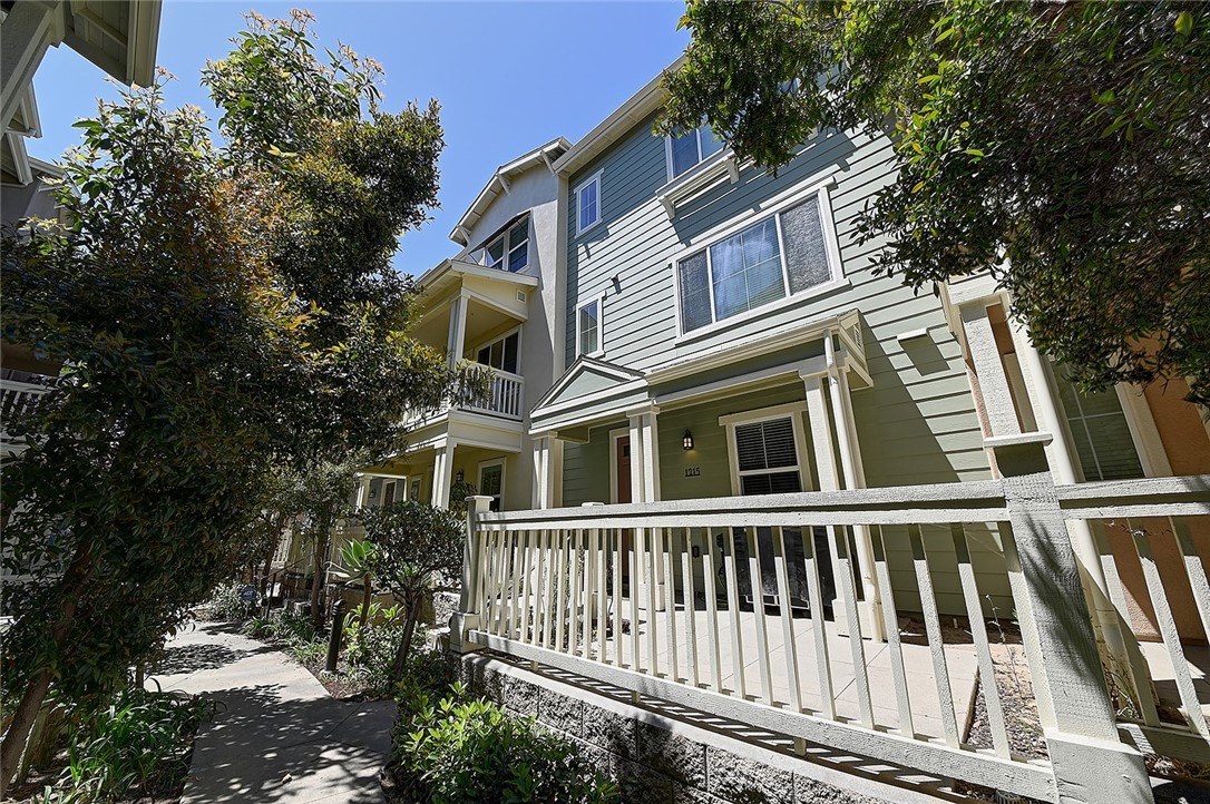 MLS #OC25223299 image #2