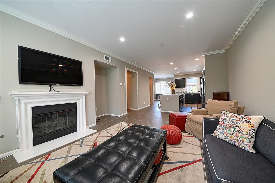 MLS #OC25223299 image #9