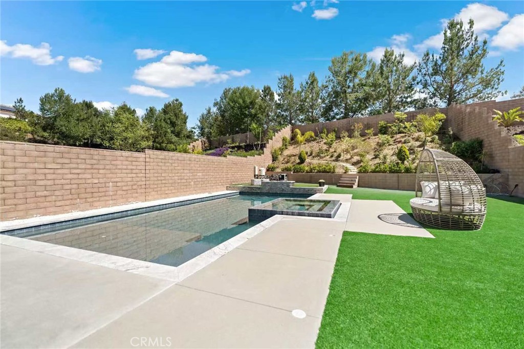 MLS #OC25223381 image #15