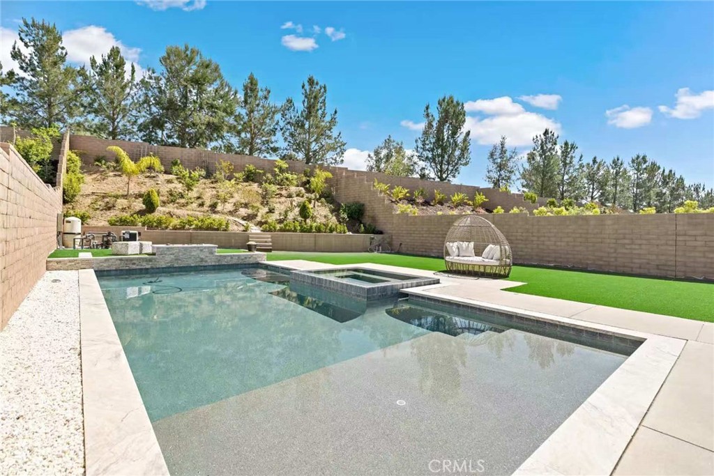 MLS #OC25223381 image #16