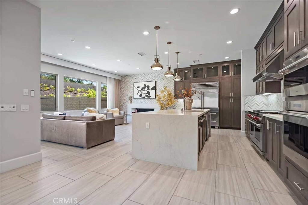 MLS #OC25223381 image #5