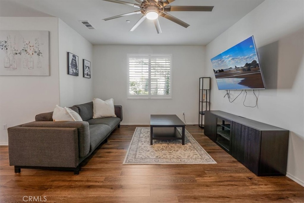 MLS #OC25223431 image #10