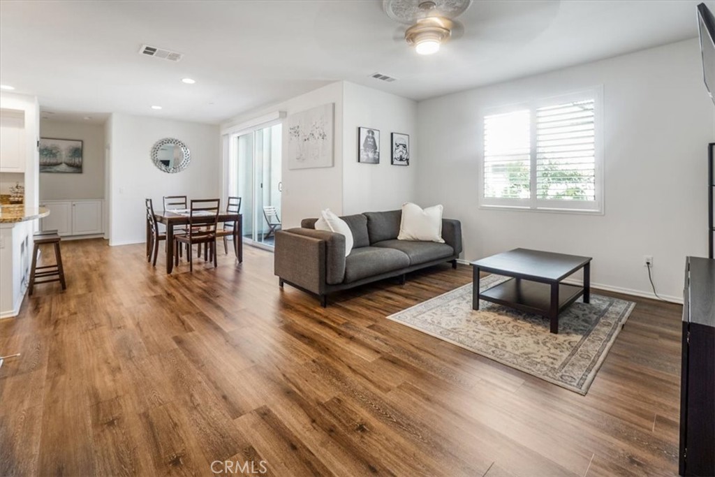 MLS #OC25223431 image #19