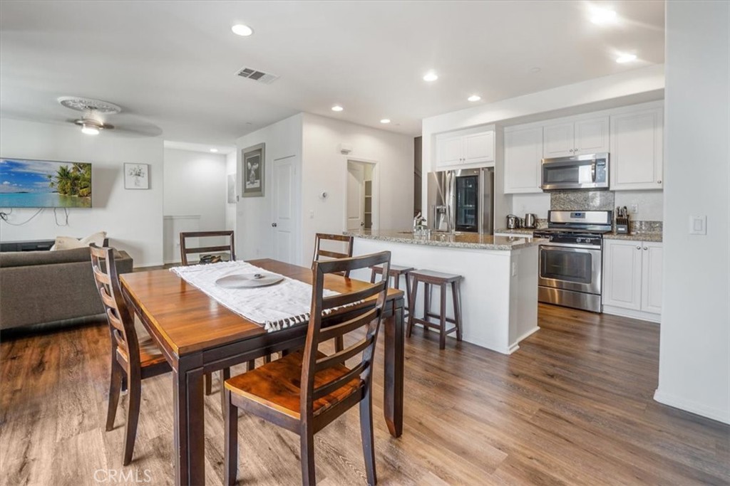 MLS #OC25223431 image #36