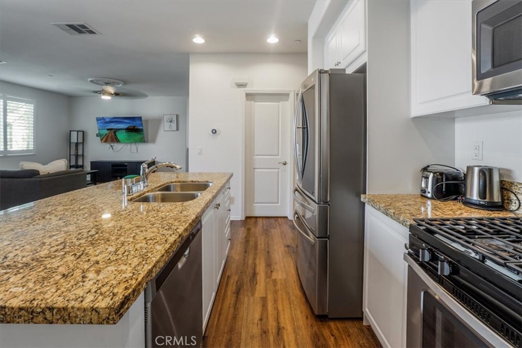 MLS #OC25223431 image #4