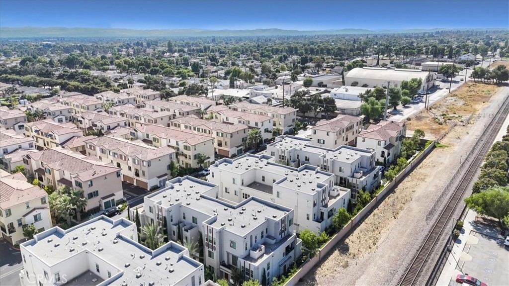 MLS #OC25223431 image #46