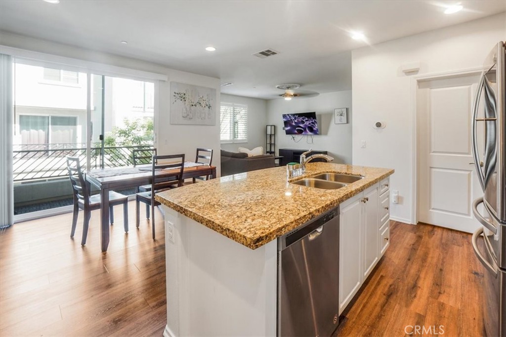 MLS #OC25223431 image #5