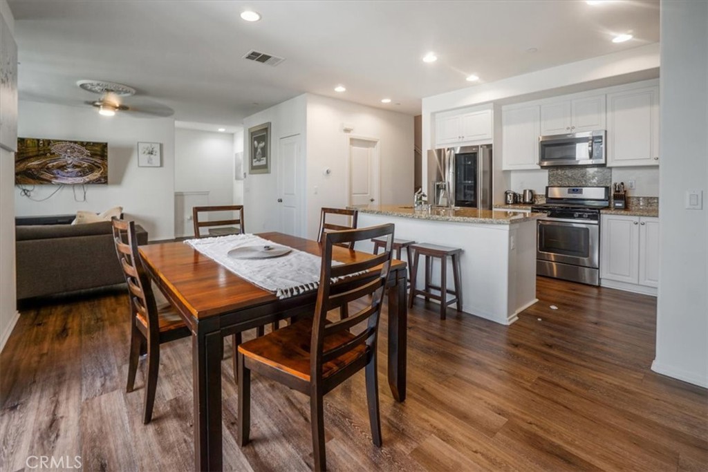 MLS #OC25223431 image #8