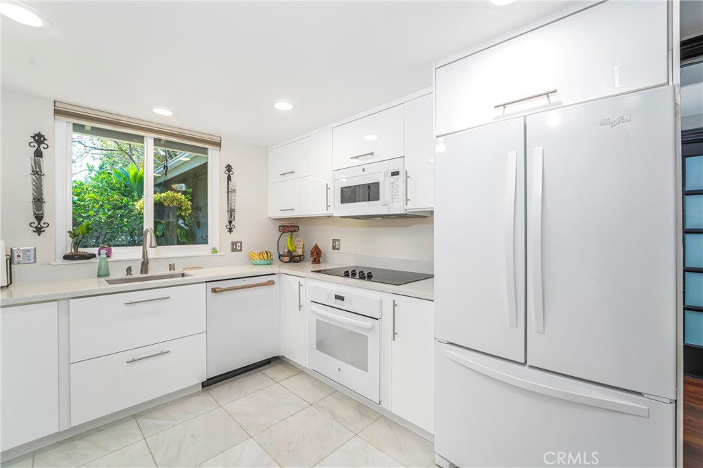 MLS #OC25223447 image #10