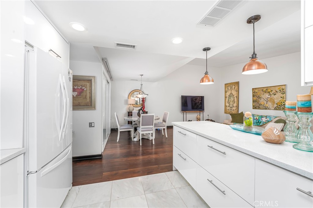 MLS #OC25223447 image #12