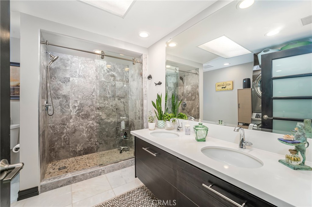 MLS #OC25223447 image #16