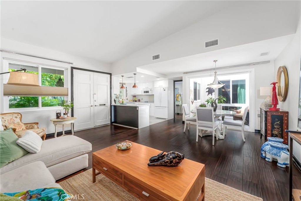 MLS #OC25223447 image #3