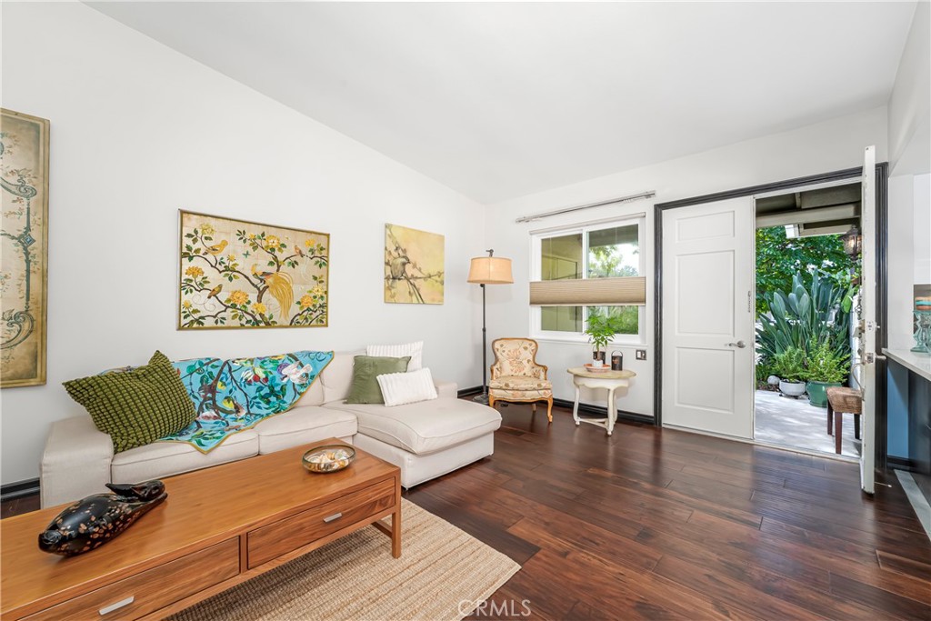 MLS #OC25223447 image #4