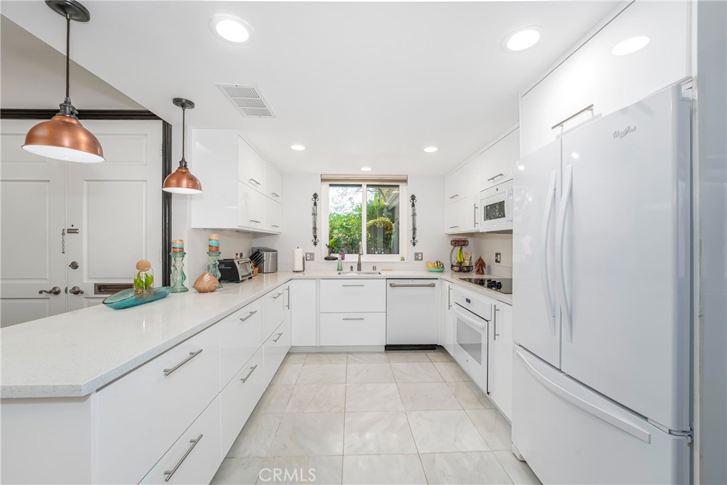 MLS #OC25223447 image #8