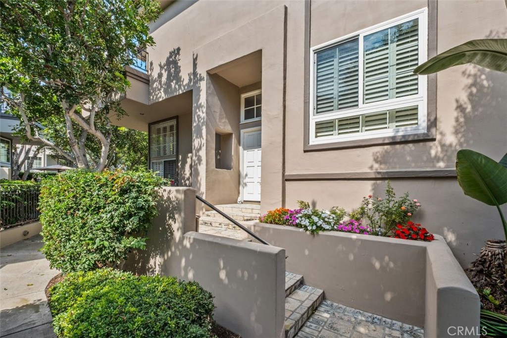 MLS #OC25223473 image #2