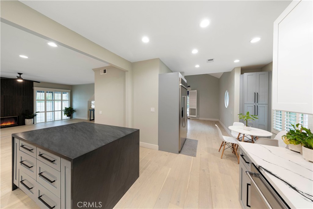 MLS #OC25223527 image #14