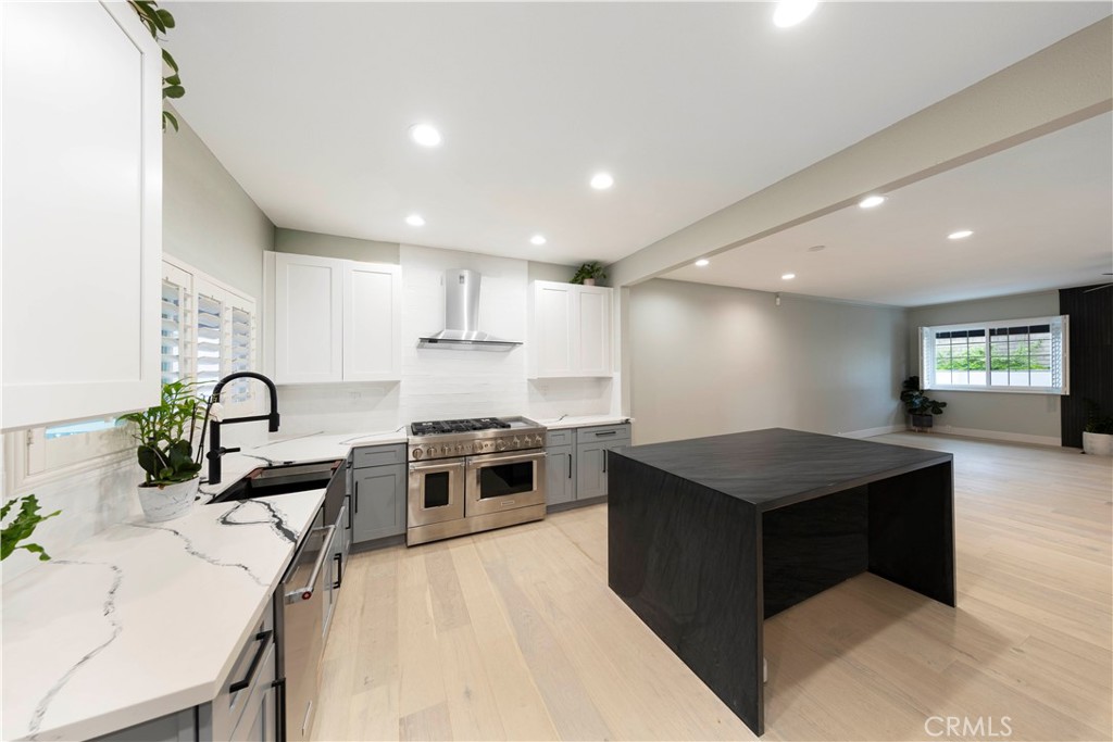 MLS #OC25223527 image #16