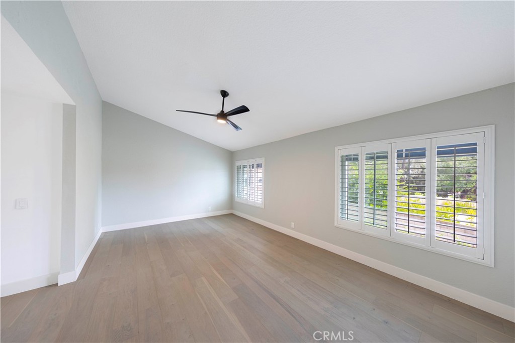 MLS #OC25223527 image #23