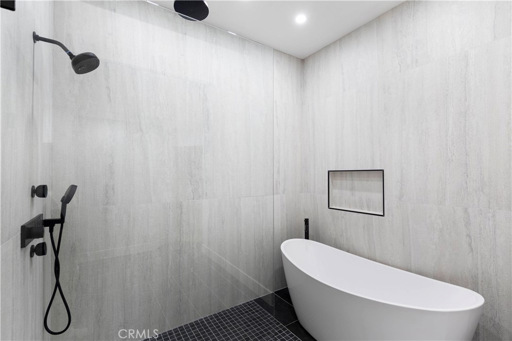 MLS #OC25223527 image #24