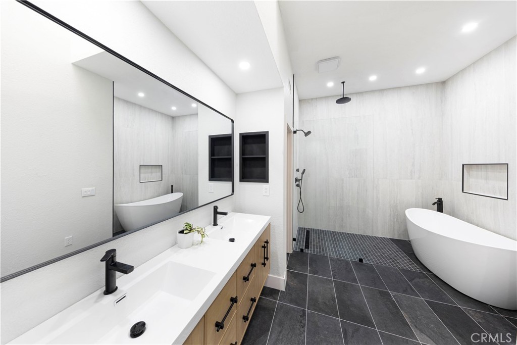 MLS #OC25223527 image #26