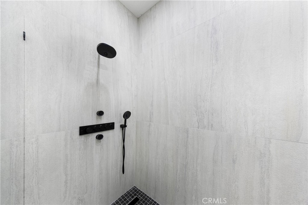 MLS #OC25223527 image #27