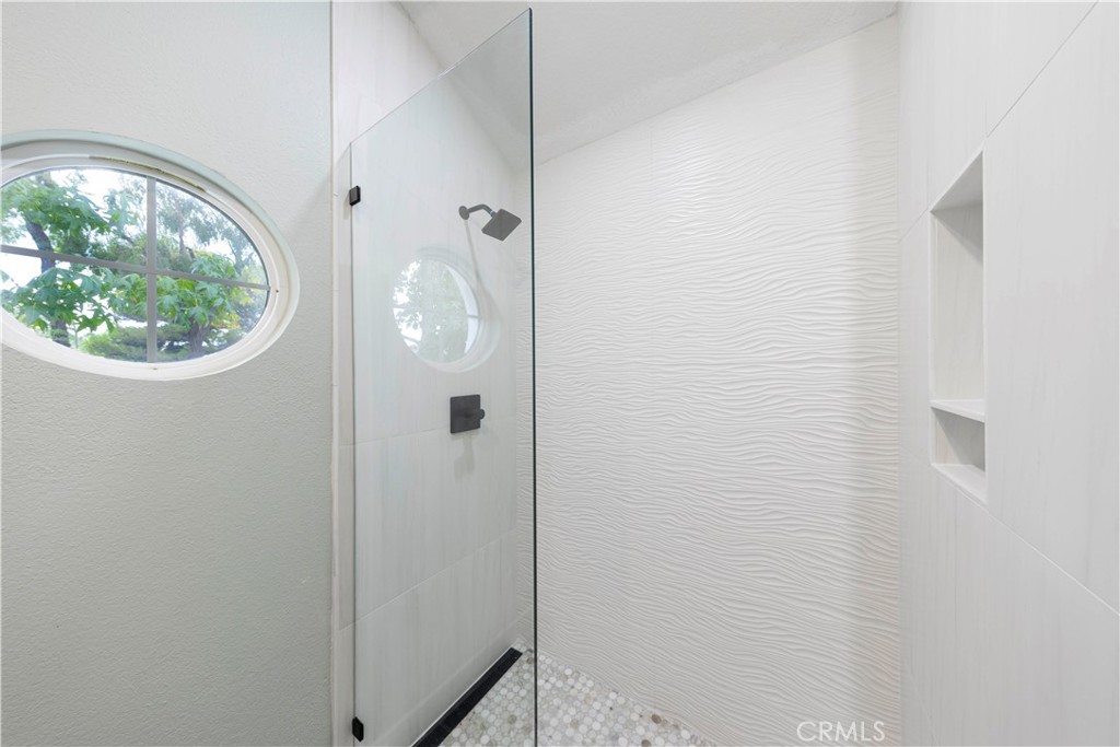 MLS #OC25223527 image #30