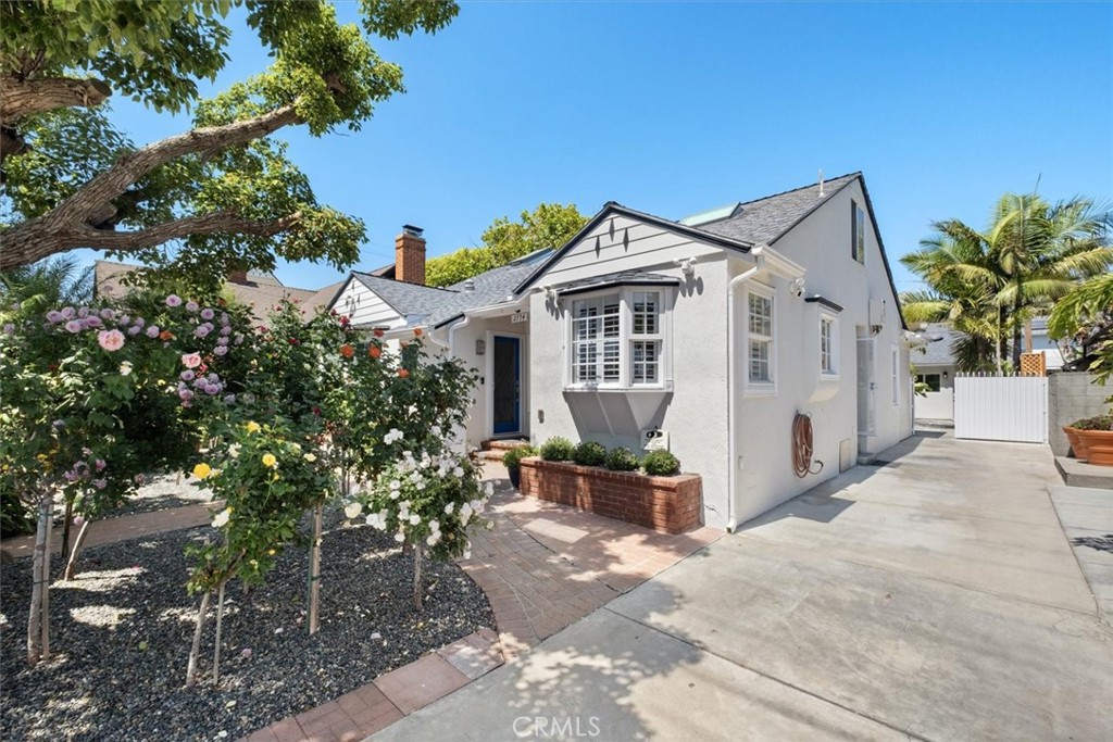 MLS #OC25223685 image #1