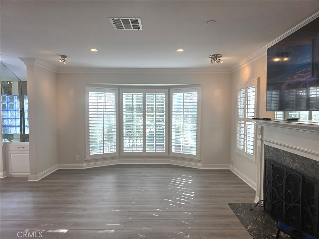 MLS #OC25223685 image #10