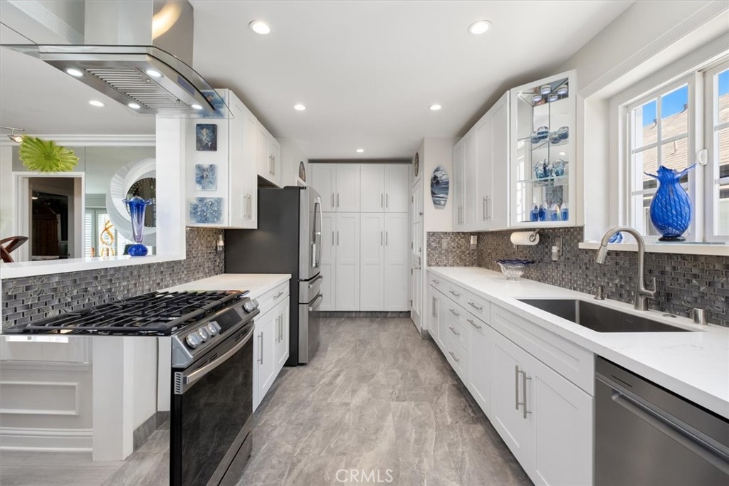 MLS #OC25223685 image #13