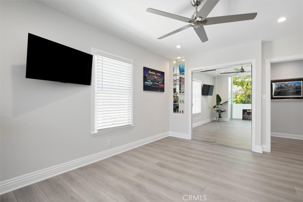 MLS #OC25223685 image #16